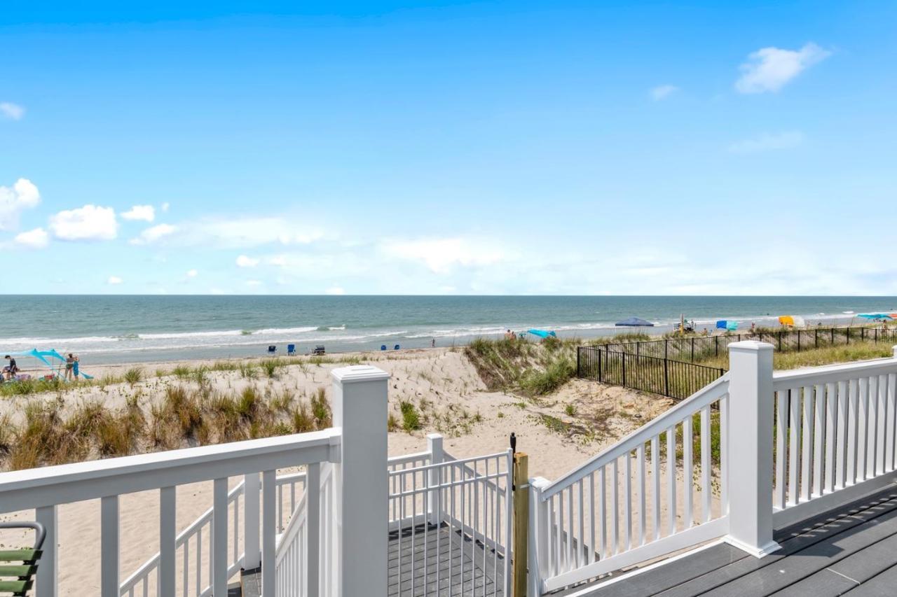 Nirvana Oak Island Exterior photo
